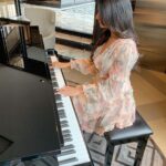 Sonal Chauhan Instagram - Favourite corner of the room !!! 🎹♥️🎶 . . . . . . . 📸- @himanichauhan Styled by @aayeshaa.mariam #love #magic #piano #music #blackandwhite #bangkok #afternoon #notes #keys Bangkok Marriott Marquis Queen's Park