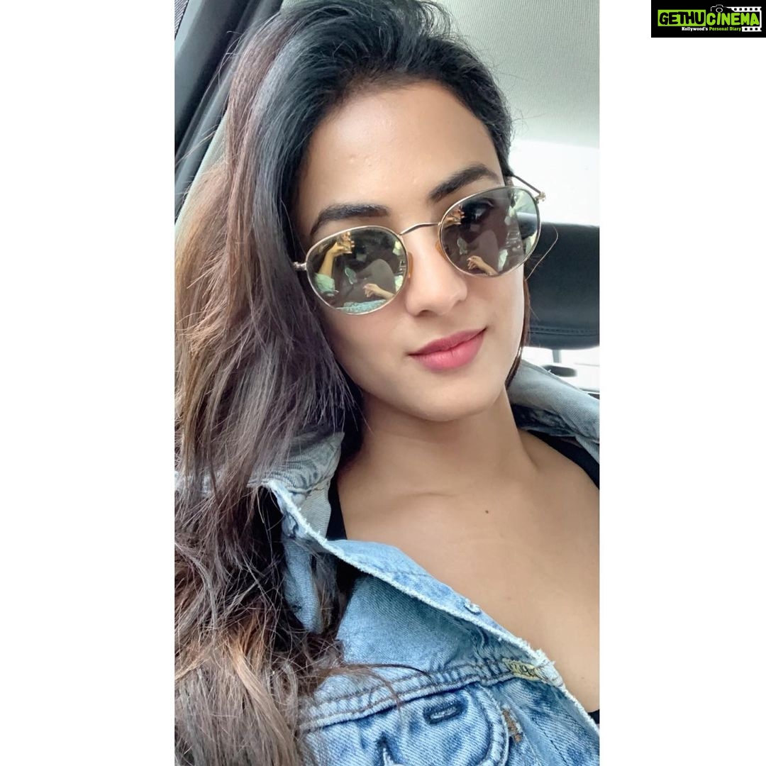 Sonal Chauhan Instagram - Bleeding Blue !!!! 💙🏏 💙 . . . . . #worldcup #2019 #indvsnz #worldcup2019
