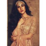 Sonal Chauhan Instagram – Eid Mubarak 🌙
.
.
.
.
.
.
.
.
Make up by @hinaldattani 
Hair by @shefali_hairstylist.81 📸 @kadamajay 
#positivevibes #eid #eidmubarak #indianfashion #festivalfashion #love #photography #love #jewelry #anarkali #goodvibes