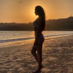 Sonal Chauhan Instagram – From sunrises to sunsets!!! 💞🌅💞
.
.
.
.
📸- @himanichauhan 
#sunsets #sunrises #love #positivevibes #vacation #love #nofilter #summer #summervibes