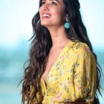 Sonal Chauhan Instagram - There’s ALWAYS a reason to smile. I found mine 🌸💞🌸💞🌸 . . . . . . 👗- @hemantnandita Makeup 💄- @heemadattani Hair- @shefali_hairstylist.81 Styled by @d_devraj Photography- @rishabhkphotography #happygirlsaretheprettiest #hellosummer #love #laughter #positivevibes #positivevibes