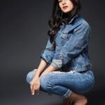 Sonal Chauhan Instagram - 👖👖 . . . . . . 📸- @prabhatshetty Beauty by @vijaysharmahairandmakeup Styled by @d_devraj @d_squaddd #denim #denimjacket #classic #photography #positivevibes