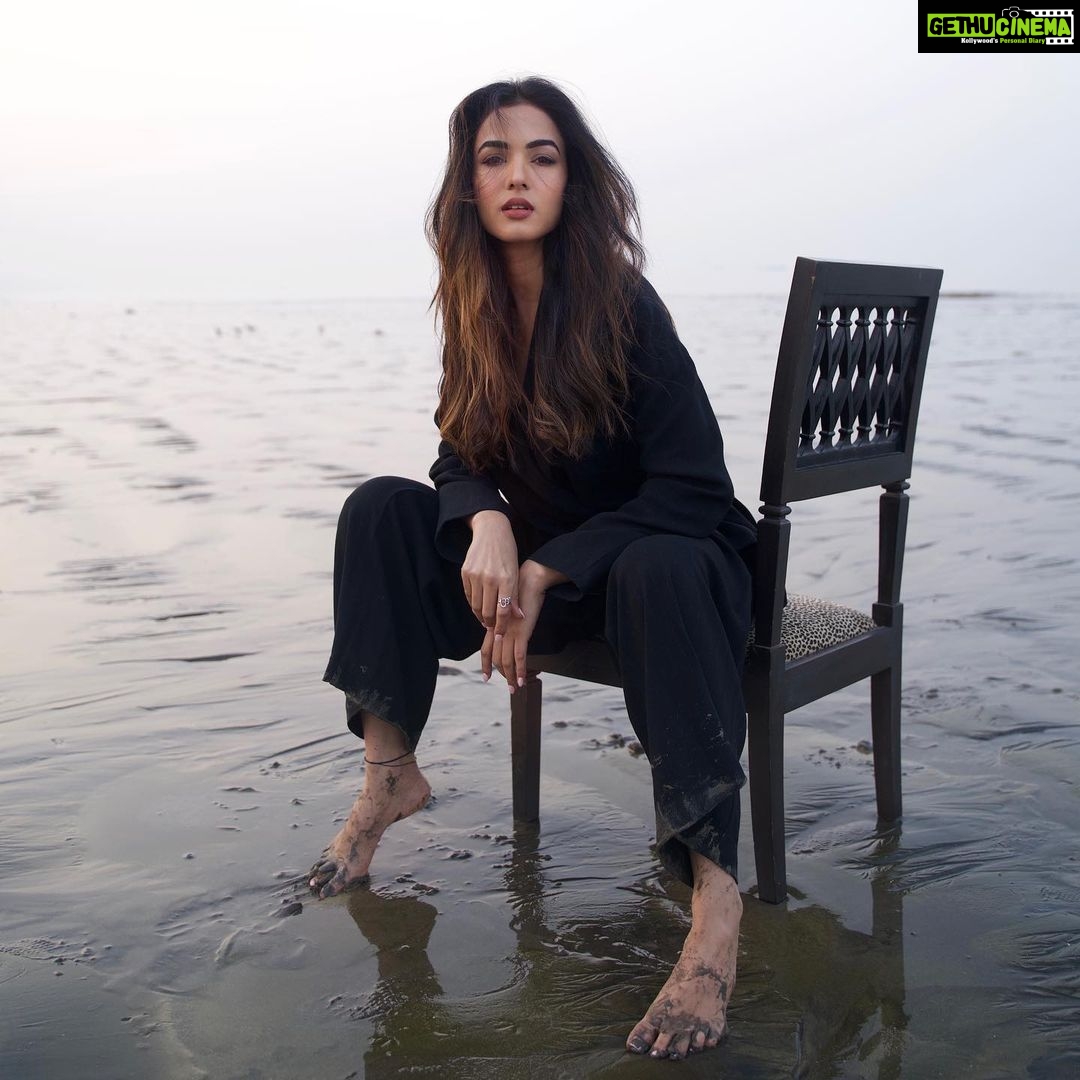 Sonal Chauhan Instagram - When these pillars get pulled down…… It will be you who wears the crown….. And I'll owe everything to you….. How much pain has quaked your soul??? How much love would make you whole??? You're my guiding lightning strike…… I can't find the words to say….. They're overdue…… I've traveled half the world to say….. I belong to you….. 🤍🤍🤍 . . . . . . . . . . . . . . . . . . . . . . . . . 📸 @dieppj #sonalchauhan #love #photography #beach #waves #depthobsessed #solitude #sonalchauhanfans