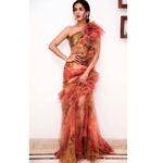 Sonal Chauhan Instagram – About last night !!! 🌸🌸🌸 For @filmfare #filmfareglamourandstyleawards2019 
Outfit – @marchesafashion 
Jewellery – @farahkhanworld @farahkhanali
Shoes- @gianvitorossi 
Styled by – @leepakshiellawadi
Hair n make- @vijaysharmahairandmakeup
Shot by – @vtrozen