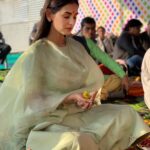 Sonal Chauhan Instagram - Blessed and protected. 🙏🏻💫🌸😇 . . . . . 📸- @himanichauhan #bhavyakumbh #divyakumbh #guardianangel #positivevibes #indian #hindu #faith #omnamahshivaya #travel #myindia #myuttarpradesh KUMBH 2019