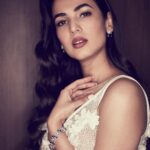 Sonal Chauhan Instagram - For those asking for my DP ♥️ . . . . 📸- @shivamguptaphotography #portraitphotography #portrait #warm #face #eyes