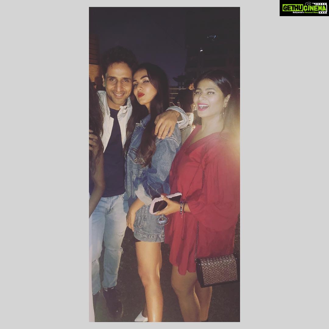 Sonal Chauhan Instagram - What a great evening it was. Thank you @arslangoni for having us ♥️♥️🎂🎂 Happy birthday 🥳 🎂