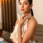 Sonal Chauhan Instagram - 🌸🌸🌸 . . . . Same same... But different !!!