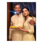 Sonal Chauhan Instagram - Diwali Best spent !!! Happy Diwali to you all 💫✨💫✨ #withthemostportantmaninmylife