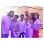 Sonal Chauhan Instagram - Posing away!!! Happy Bday @rushabhchoksi !!! 🎂🎂🎂 What a fantastic night it was. ♥️
