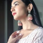 Sonal Chauhan Instagram - Yeh toh uska hi karishma hai fusun hai, yun hai... Yun toh kahne ko sabhi kahte hain, yun hai yun hai... Naaseha! tujh ko khabar kya ke mohabbat kya hai... Roz aa jaata hai samjhaataa hai, yun hai, yun hai... 💫💞💫 Earrings by @kohar_jewellery 📸 by @himanichauhan