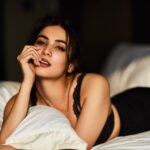 Sonal Chauhan Instagram - ♥️💫♥️ 📸- @vijitgupta Styled by @d_devraj Makeup and hair by @harryrajput64