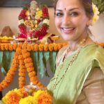 Sonali Bendre Instagram – This year more than ever, with the arrival of Bappa, I hope for new beginnings for everyone! 
I’m going to miss all the visits from friends & family at home for Bappa’s Darshan. But, I know we’ll find a way to adapt to the current situation yet still retain the true essence of Ganesh Chaturthi.

#HappyGaneshChaturthi

गणेश चतुर्थी च्या हार्दिक शुभेच्छा 
गणपती बाप्पा मोरया 🙌🏼