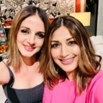 Sonali Bendre Instagram – Visualization works if you work hard. That’s the thing. You can’t just visualize and go eat a sandwich. – Jim Carrey

@suzkr… you my friend, have visualisation and hard work as your super powers! 💕

Congratulations on #CharcoalTurns10

#DoodleArtByHridaan
#HelpBuildTheWorld

📸: @srishtibehlarya 
#ShotOnIphonePro13 The Charcoal Project