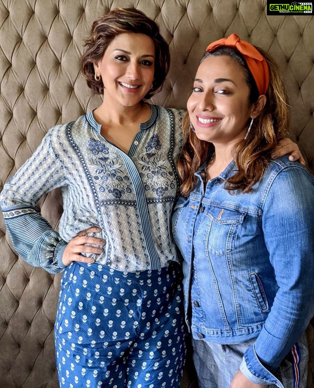 Sonali Bendre Instagram - More a conversation than an interview... great chatting with you @rotalks. You quietly conned me into discussing so much... from Bollywood to the big C. Hadn’t done a radio show for so long but you made this fun. Listen to our chat tomorrow at 7am and 9am on @radionasha 91.9FM.