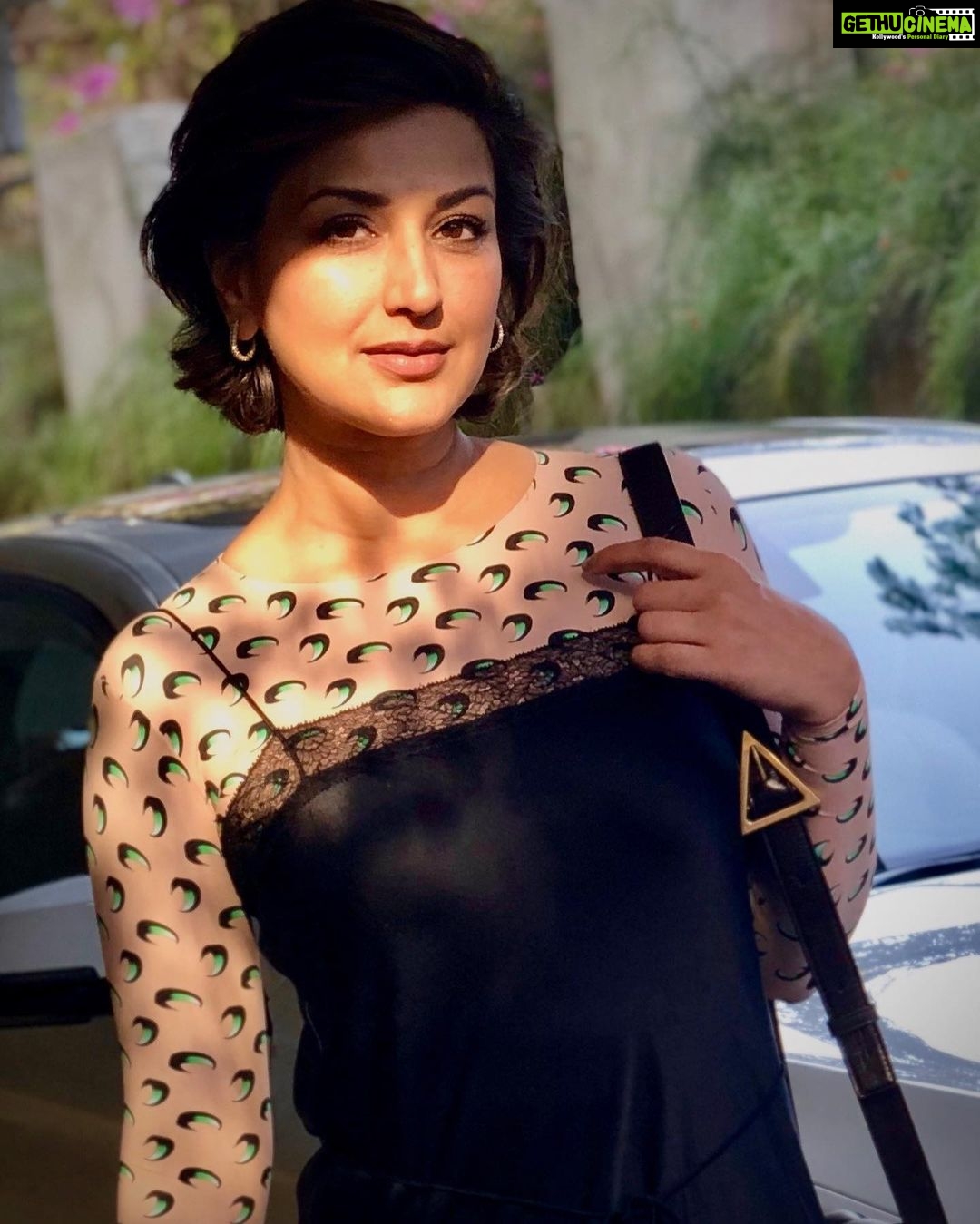 Sonali Bendre Instagram - Ordered this @marineserre_official top a while ago because... it was love at first sight. Then promptly forgot about it because... that’s what I do with spontaneous shopping. Discovered it in my closet today and promptly wore it because... that’s why I bought it in the first place. Proud of myself because... apparently this label is the talk of the fashion world currently. All’s well that ends well. #WhenIWantToBeAFashionista 😂😂😂