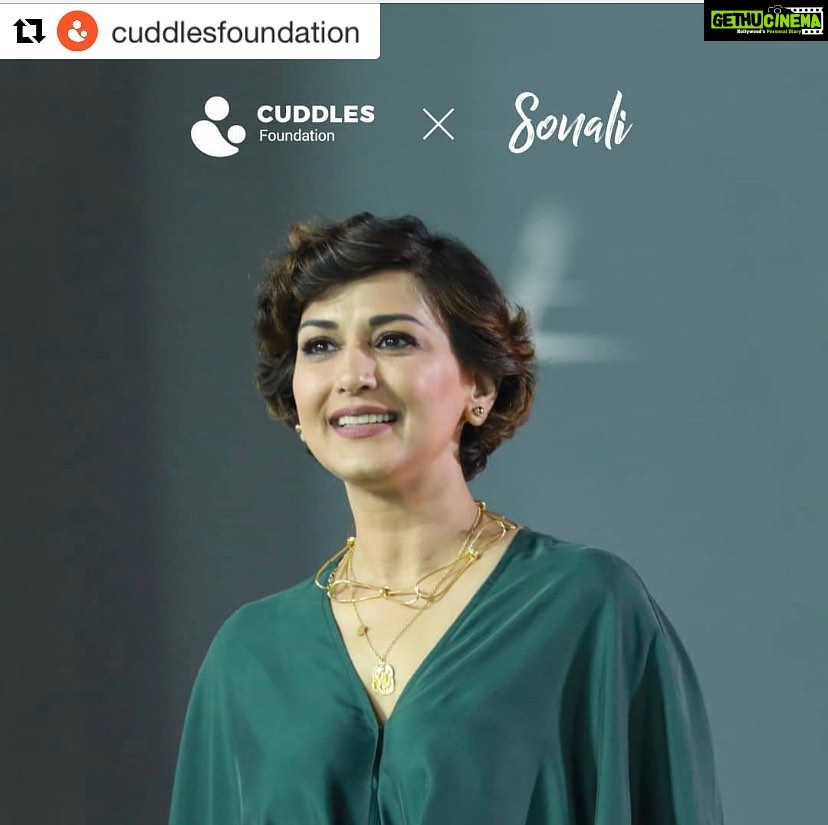 Sonali Bendre Instagram - So happy to announce my association with the @cuddlesfoundation as a #FoodHeals Collaborator. The work they do with children fighting cancer is truly commendable. As someone who has been through this, I was fortunate enough to have the means for quality healthcare and nutrition. Childhood cancer is different and largely curable but the lack of nutrition prevents kids from getting better. Cuddles Foundation’s mission is to provide children with the right food and nutrition needed. So happy to contribute to the cause and am really looking forward to work with Cuddles' team. Click on the link in my bio and show your support #InternationalChildhoodCancerDay• . . #Repost @cuddlesfoundation This International Childhood Cancer Day, we are so excited to welcome the beautiful and talented @iamsonalibendre to our family. Thank you for your heart and voice to push our mission forward. We look forward to all the amazing things we'll do together to make sure every child fighting cancer has a chance at cure. . . #foodheals #cuddlesfoundation #sonalibendre #ChildhoodCancer #celebrity #goodwillambassador @purnota_bahl @sarika_2411