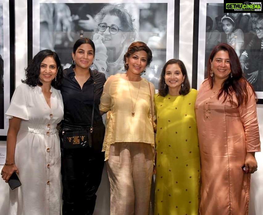 Sonali Bendre Instagram - An afternoon well spent discussing #WomenInFilm. Weighed on a topic of interest to me... women commissioning work now, something we saw little of before... the difference can be seen in the kind of content being produced now. Thank you @srishtibehlarya for inviting me to participate in such enlightening, thought provoking conversations and for bringing together such a collection of accomplished women in entertainment. #JioMAMIwithStar2019 @netflix_in @mumbaifilmfestival @anupama.chopra #MonicaShergill @priyasranjan @azmishabana18 @guneetmonga @sunita.gowariker @shonalibose_ Jio MAMI Mumbai Film Festival