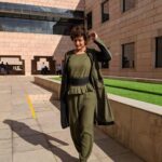Sonali Bendre Instagram - Keep glowing, keep growing 🌱 Indian School of Business