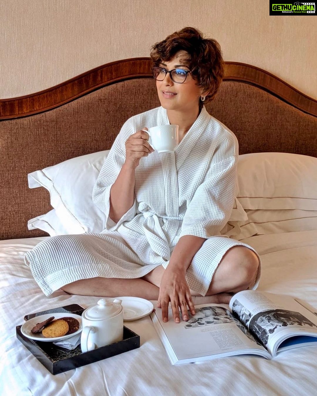 Sonali Bendre Instagram - Read.Relax.Rejoice.Repeat 😄