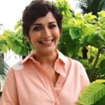 Sonali Bendre Instagram - So happy to announce SBC’s association with @storytel.in, which is an amazing digital subscription service that streams audiobooks for your mobile phone! From bestsellers to thrillers and from books for kids to inspirational thought provoking books, Storytel has a wide variety of books from different genres. There are over 1 lakh books in various languages including English, Hindi, Marathi and Urdu. I’m excited to partner with them all this month to experience how audio books can help the reading process. We’ve got a lot of exciting things planned. So download the Storytel app using the link Storytel.com/sbc (link in bio) to get a 30-day free trial of the app. Don't forget to follow @sonalisbookclub for more details. #SBCxStorytel