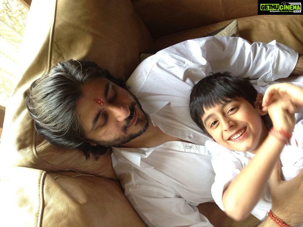 Sonali Bendre Instagram - My world of fathers.... 😍 💕 💖 #HappyFathersDay