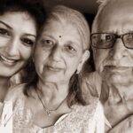 Sonali Bendre Instagram - To two of my strongest pillars of strength - Happy Anniversary, Aai and Baba❤