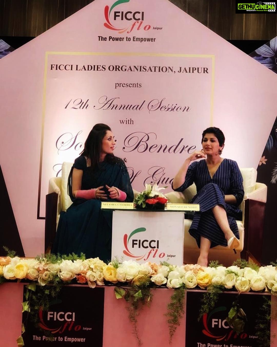 Sonali Bendre Instagram - Sometimes in life, it’s not only about speaking, but also about listening. Had a great time at @ficciflojaipur, conversing and listening to some amazing people and some very inspiring children. Thank you for giving me the opportunity to be a part of this wonderful initiative😊🌞