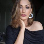 Sonali Bendre Instagram – 🖤🖤🖤