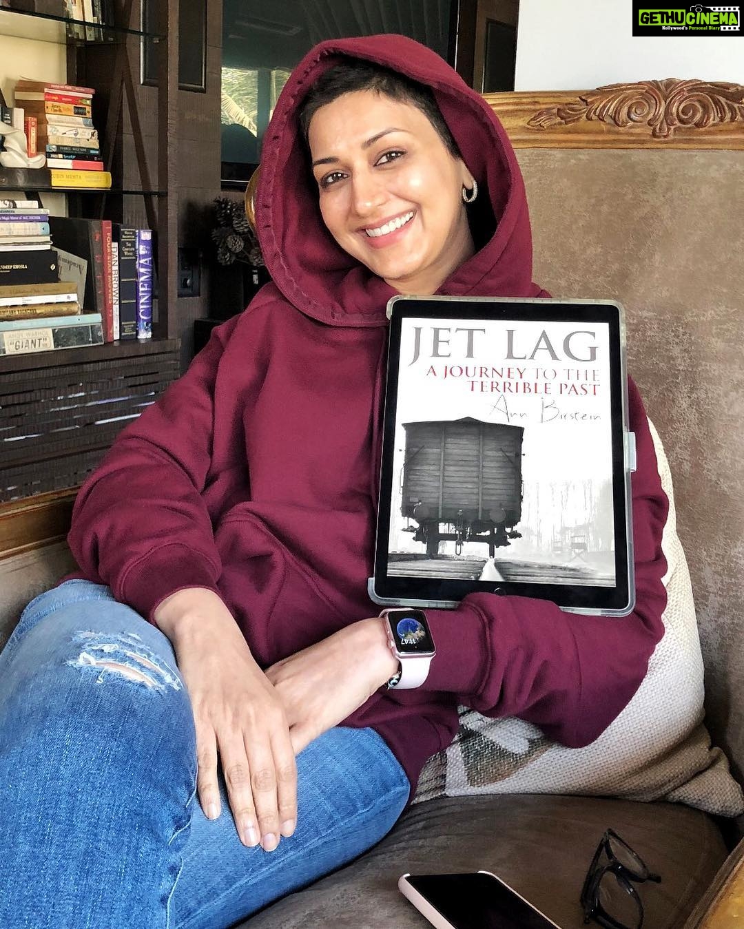 Sonali Bendre Instagram - Seems like we have a recurring theme on @sonalisbookclub! To continue with stories where people have faced challenges of varying degrees, our next book is a little novella that influenced me tremendously. It made me think and wonder and feel very very deeply. Sometimes a little unknown book does all the magic! The next book for #SBC is ‘Jet Lag’ by Ann Birstein. Since it's a short one, we'll have the discussion at the end of this month. See you then! #SBCBookDiscussion