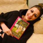 Sonali Bendre Instagram - The first book of 2019 on #SonalisBookClub is going to be @divakarunichitra’s latest book, “The Forest Of Enchantments”. I’ve read some of her works previously and I’ve been very intrigued with her stories. Now, I’m really excited about her new book and I can’t wait to read it with you all! #SBCBookDiscussion
