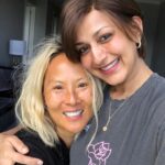 Sonali Bendre Instagram - Sometimes, in the most unlikely of circumstances, you meet the most amazing people... someone who meets you as a stranger but very quickly becomes a friend. One such person is @bokheehair, genius hairstylist and wigmaker. She has been absolutely amazing; indulging me with various looks... short hair or long hair. She’s been so understanding, supportive and empathetic throughout it all. Thank you so so much Bokhee, I can’t tell you how much our sessions together mean to me. You truly are an angel. #SwitchOnTheSunshine 🌞🤞🙏