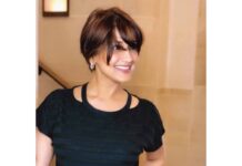 Sonali Bendre Instagram - In the words of my favourite author Isabel Allende, “We don't even know how strong we are until we are forced to bring that hidden strength forward. In times of tragedy, of war, of necessity, people do amazing things. The human capacity for survival and renewal is awesome.” The outpouring of love I’ve received in the last few days has been so overwhelming… and I’m especially grateful to those of you who shared stories of your experiences in dealing with cancer, whether it was your own or of loved ones. Your stories have given me an extra dosage of strength and courage, and more importantly, the knowledge that I’m not alone. Each day comes with its own challenges and victories and so for now, I’m taking this #OneDayAtATime. The only thing I’m trying to be consistent about is maintaining a positive outlook... literally #SwitchOnTheSunshine - it’s my way of dealing with this. Sharing my journey is also part of this process... I can only hope it reminds you that all is not lost and that someone, somewhere understands what you’re going through. 🤞🌞 Thank you @tomoarakawa for making this a chic transition from long to short!