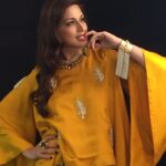Sonali Bendre Instagram – “…and it was all yellow……” 🎶 oh wait…the shot is ready

Outfit: @houseofmasaba 
Jewellery: @azotiique
Stylist: @akankshagajria 
Hair: @sandhyabellarae
Make up: @rajeshpatilmakeupart