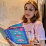 Sonali Bendre Instagram – Just what I need today… 
A book, a quiet corner, and a nice hot cup of coffee 🥰

#ReadABookDay 📚