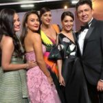 Sonali Bendre Instagram – #AboutLastNight at the #JioFilmfareAwards with @kajol @madhuridixitnene @manishmalhotra05 @ashesinwind @diamirzaofficial @srishtibehlarya #PreityZinta