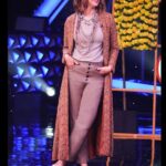 Sonali Bendre Instagram - Some things age better… I’m talking about my jacket here 😜 I wore this beautiful jacket from @rohitbalofficial at least 2 decades ago and I’m so glad I could wear it again! #Vintage #reuse #reuserevolution #upcycledclothing #oldisgold Super dancer chapter 4