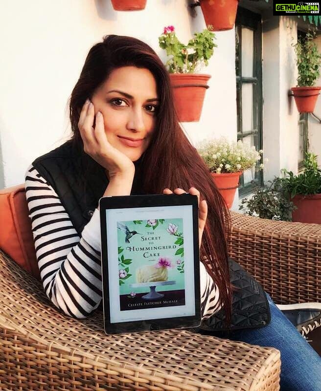 Sonali Bendre Instagram - Enjoying a beautiful evening before the #DehradunLitFest... and thought that it's the perfect setting to announce the new book for #SonalisBookClub * drumroll * #TheSecretToHummingbirdCake by Celeste Fletcher McHale. Your time starts now... Get your copy / download it on Kindle... you have three weeks until the next book discussion. #SBC