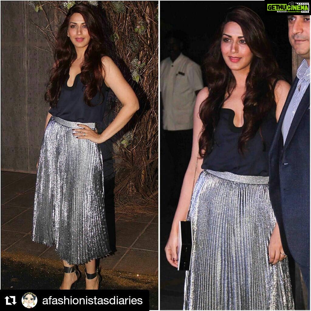 Sonali Bendre Instagram - Golden boy @manishmalhotra05 has always been ahead of the fashion curve... a rebel in his own way. As an ode to him on his 50th birthday... I decided to borrow a leaf from his book and go silver! But hey, #SonaliMeansGolden, #GotGoldieOnMyArm #NotSoRebelliousAfterAll