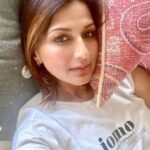 Sonali Bendre Instagram – Sundaying 💯 #PostMealNap