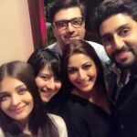 Sonali Bendre Instagram - From Diwali to birthday fun nights don't end....#happybdayaishwarya #celebration #friendships #nighttomrng #laughther #desserts #selfietime