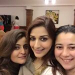 Sonali Bendre Instagram – Sisters says d law…. best sisters says d heart…#sisterlove #family #joy #funtimes #love