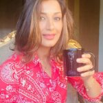 Sonali Bendre Instagram – Rain & coffee… 😇