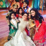 Sonali Bendre Instagram – With the talented top 6 dramebaaz of #IBD! #ZeeTv