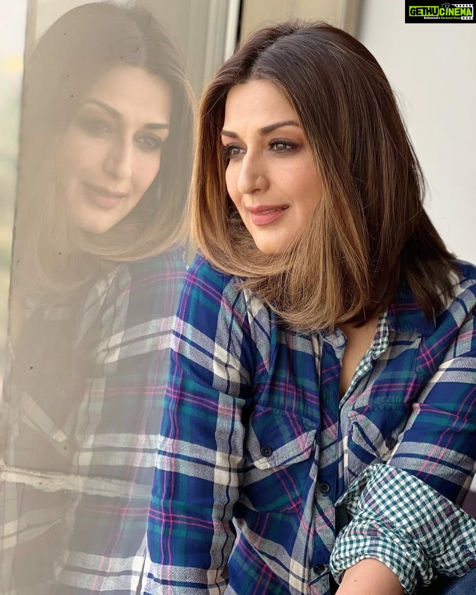 Actress Sonali Bendre HD Photos and Wallpapers January 2022 - Gethu Cinema Actress Sonali Bendre HD Photos and Wallpapers January 2022 - Gethu Cinema