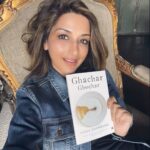 Sonali Bendre Instagram – Money is powerful. It can completely change your life, even turn it upside-down, or as this book’s title suggests, “Ghachar Ghochar” meaning “tangled up beyond repair.”

Our first #SBCBookOfTheMonth for #2022 is Ghachar Ghochar, a book suggested by my dear friend and fellow bibliophile, @shunalikhullarshroff1. 

Originally written in Kannada by Vivek Shanbhag and masterfully translated into English by Srinath Perur, this is a psychological drama novella that tells a suspenseful, playful and ultimately menacing story about the shifting consequences of success. 

I can’t wait to get started on this book and I look forward to discussing it with all of you. See you then! 

#SBCDiscoverables @sonalisbookclub