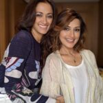 Sonali Bendre Instagram – Happy Birthday Gaya 😘
Love you loads… thank you for all that you do including keeping me at a ‘plateau’ 😋😅 @gayatrioberoi