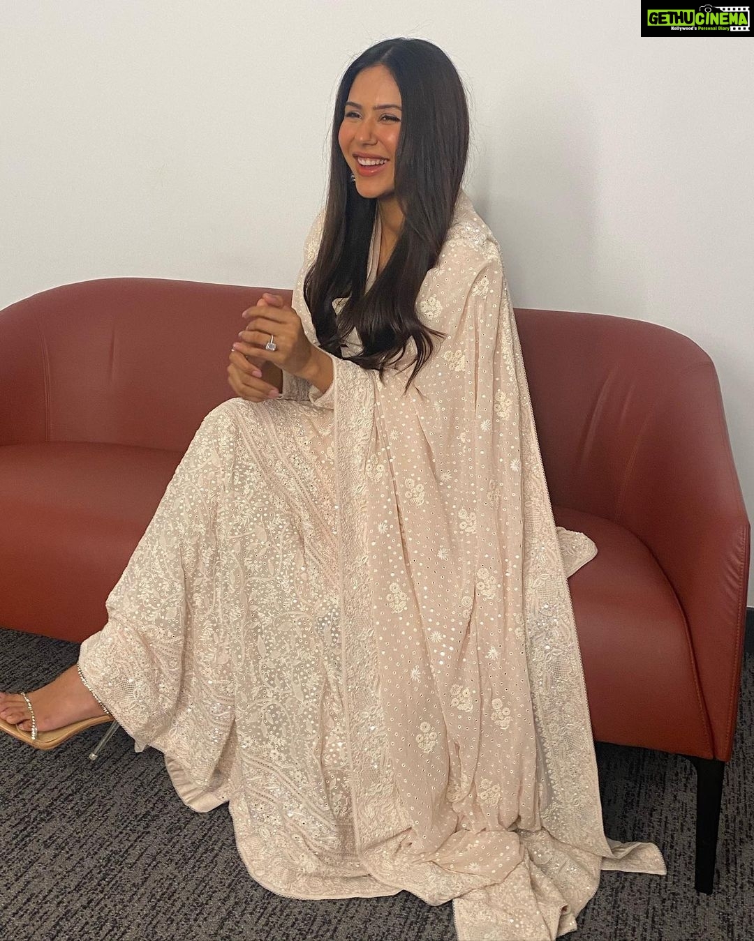 Sonam Bajwa Instagram - 𝓑𝓮𝔀𝓳𝓪𝓱 𝓣𝓪𝓻𝓻𝓮𝓮𝓯 𝓴𝓪𝓻𝓷𝓪 𝓪𝓪𝓹 𝓴𝓲 𝓪𝓪𝓭𝓪𝓽 𝓽𝓸𝓱 𝓷𝓪𝓱𝓲..