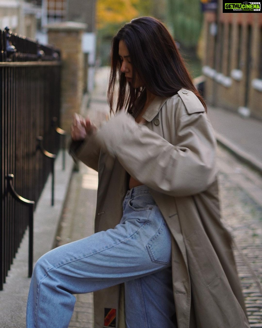 Sonam Bajwa Instagram - 𝓕𝓪𝓲𝓽𝓱 𝓸𝓿𝓮𝓻 𝓯𝓮𝓮𝓵𝓲𝓷𝓰𝓼...