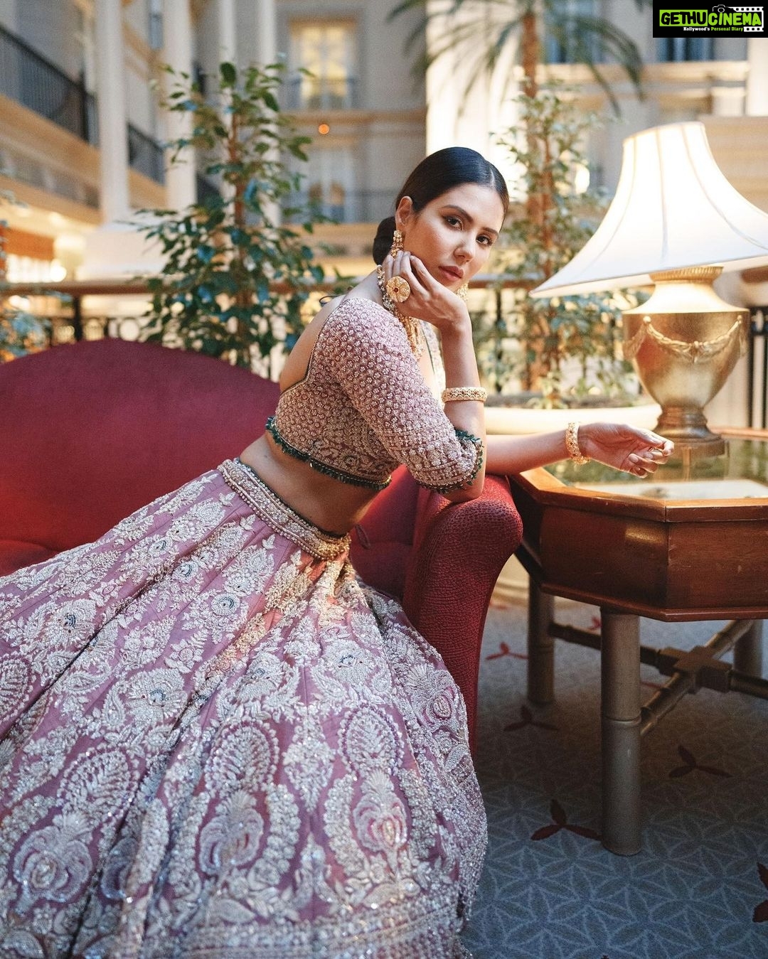 Sonam Bajwa Instagram - πππππ πππππ π π
πππππππ ππππ π³ππΊππ πππ πΊπ
π
πΏππ πππΌπ πΊπ πΊππΊππππ ππΎππππππΎ ππ ππππ πΌπΊπππΊπππ ... π